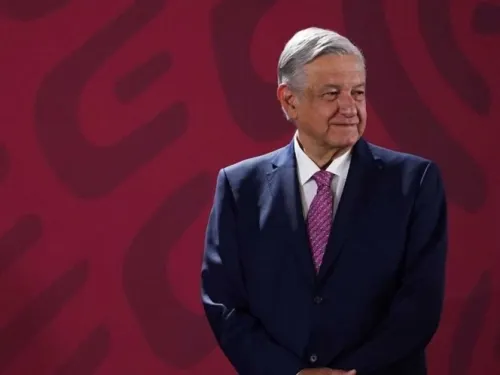 López Obrador habla por teléfono con Trump; reitera disposición a amistad