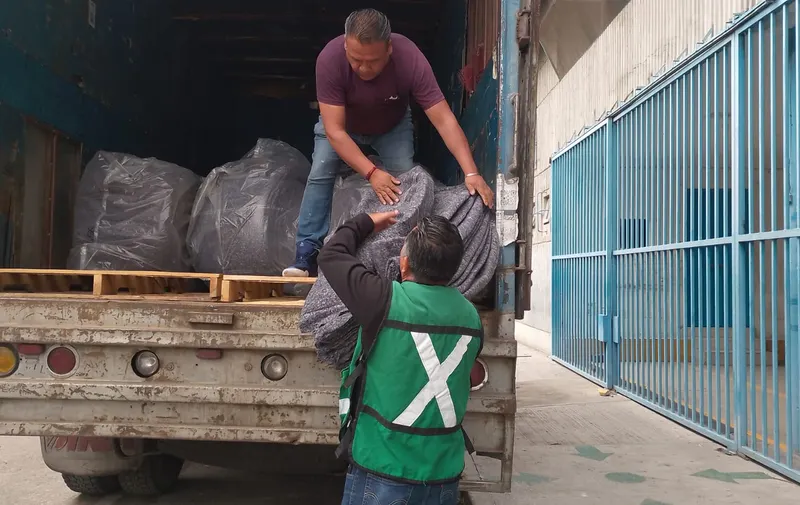 Alista SEDIF cobertores para familias afectadas por intensas lluvias