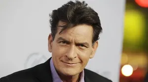 Especulan medios de EEUU que Charlie Sheen tendría Sida