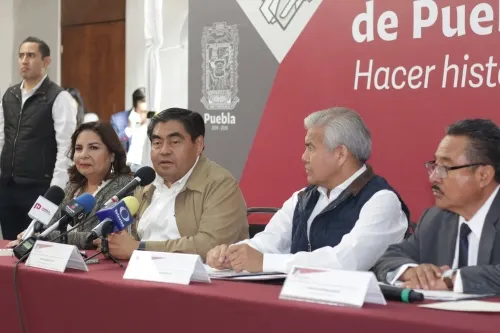 En apoyo a ejidatarios, anuncia Barbosa programa de regularización de la tierra