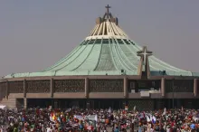 Más de 80 mil poblanos abarrotaron la Basílica de Guadalupe