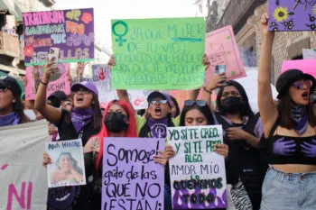 Analiza Ayuntamiento de Puebla cómo resguardar monumentos y espacios históricos durante marcha del 8M