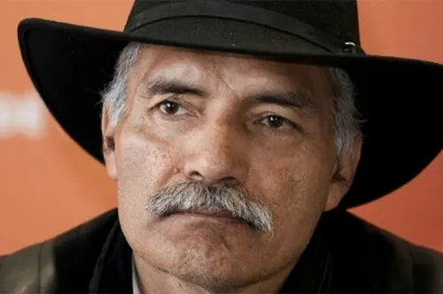 Piden destitución de Mireles tras llamar “pirujas” a mujeres del ISSSTE