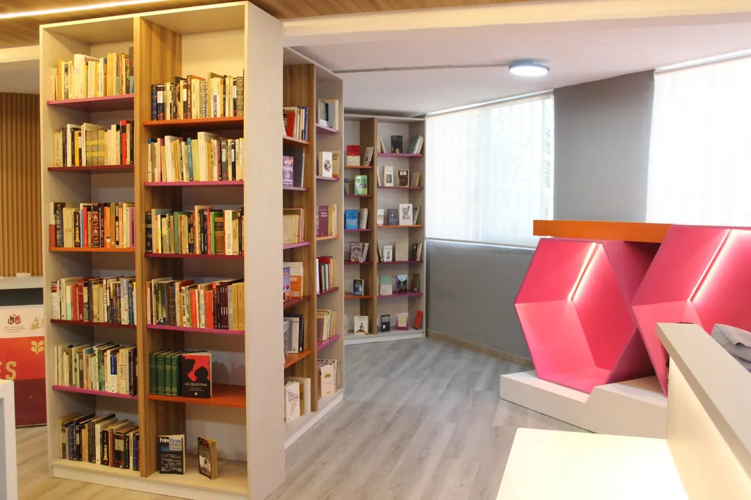 Biblioteca Elena Poniatowska