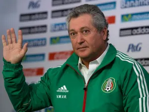 Sacan al ?Rey Midas? del Tri; ?falta de respeto?, replica Vucetich