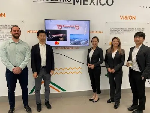 Visitan clientes potenciales de Japón Planta Procesadora TIF de Carroll