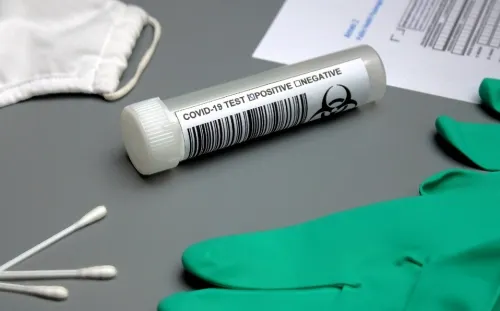 Desarrollan prueba que detecta al coronavirus en 20 segundos; así funciona