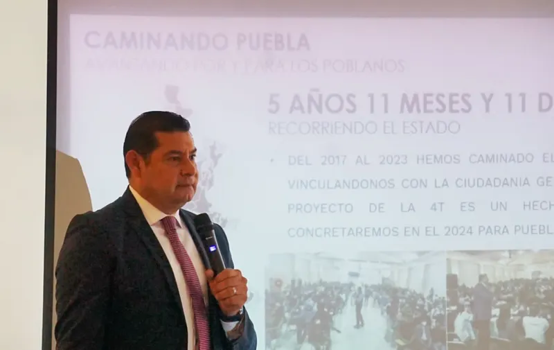 ¿Quién patrocina las bardas de los adelantados?