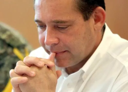 Niegan a Eugenio Hernández amparo contra su extradición a EU