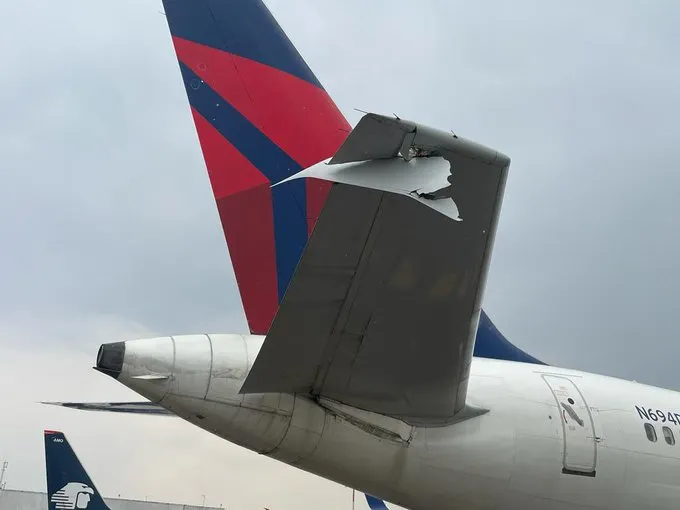 Choque entre aviones en el AICM