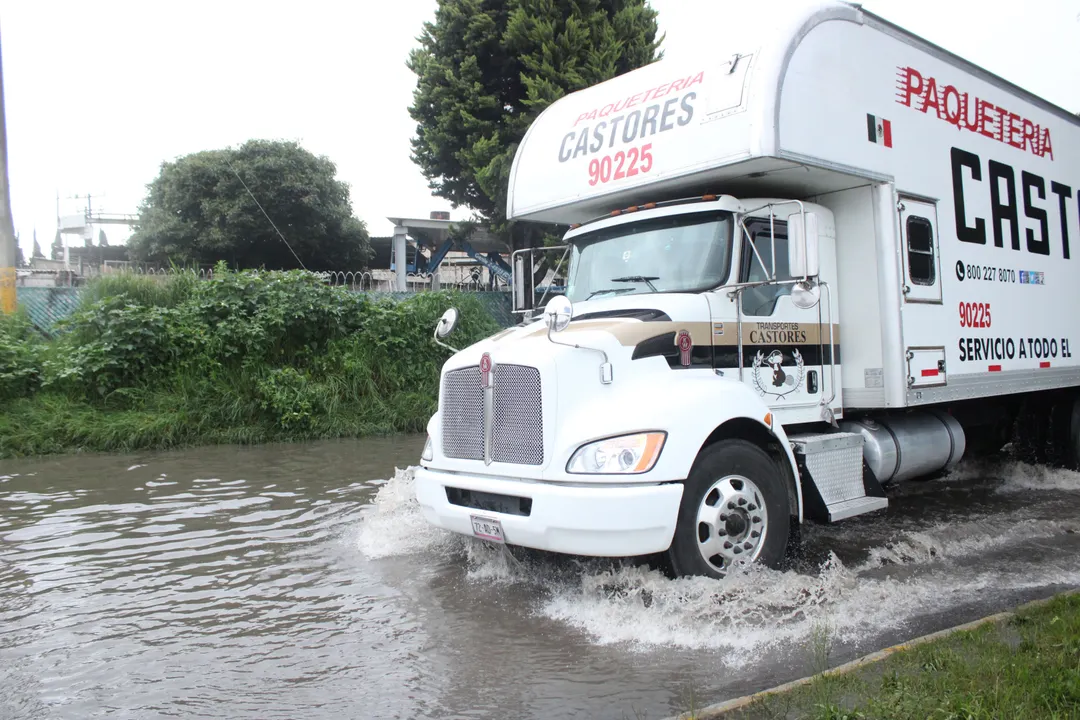 Lluvia con granizo azota la zona metropolitana de Puebla