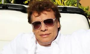 Proponen velar a Juan Gabriel en donde el Papa ofició misa