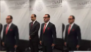 Chong cobija a Deloya y lo premia con dirección del Inafed