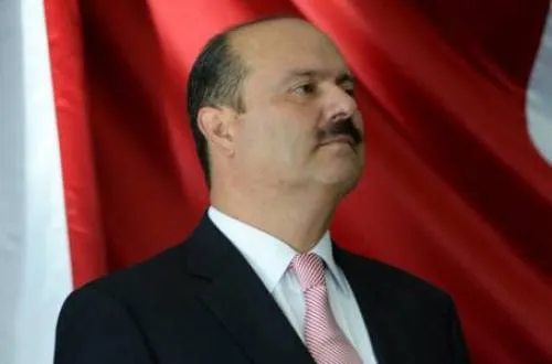Reportan que hay orden de aprehensión contra César Duarte