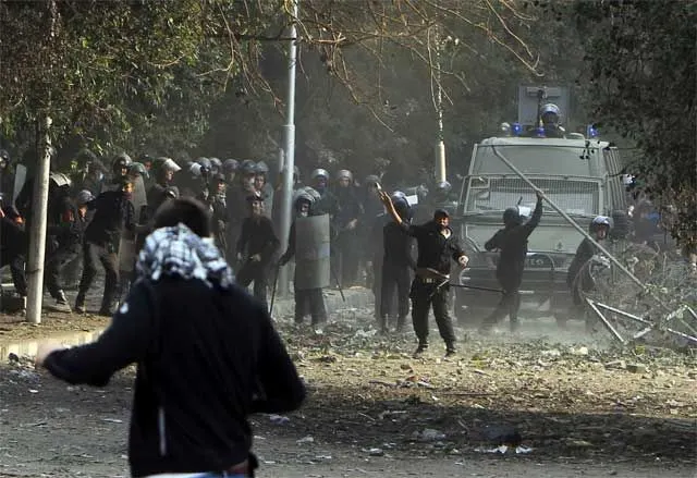 Conflicto en Egipto se intensifica; chocan protestantes y policía