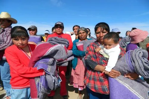 SMDIF apoyará a comunidades con cobertores, derivado de las bajas temperaturas