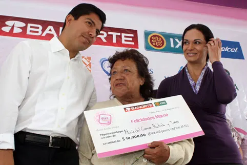 Se lleva a cabo el evento Viva mi Mamá