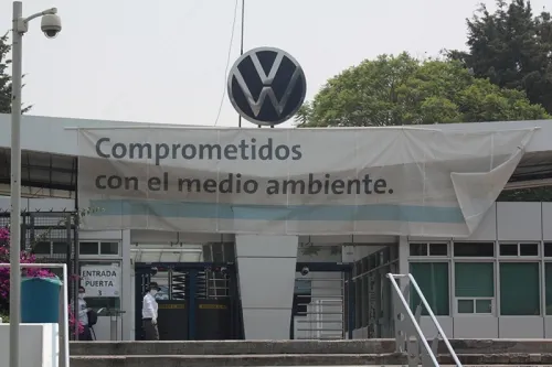 Choque de trenes; Puebla, entre la espada y la pared