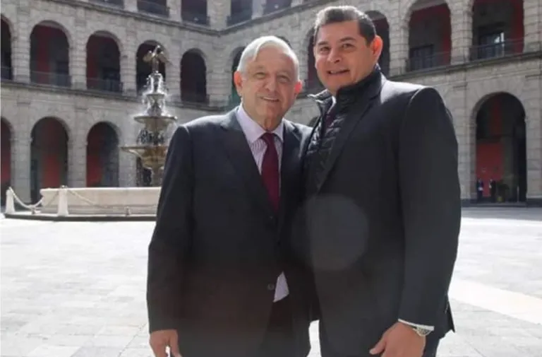 Armenta y AMLO, a 7 años del salto sin red