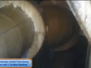 Grieta en planta de Fukushima filtra agua radioactiva