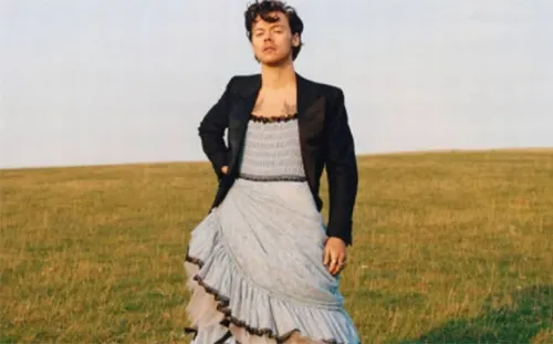 “Nada varonil”, la crítica a Harry Styles tras aparecer con vestido en portada de Vogue