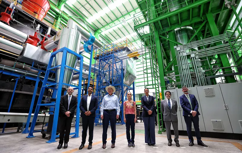 claudia-sheinbaum-ken-salazar-planta-carbonizacion-hidrotermal