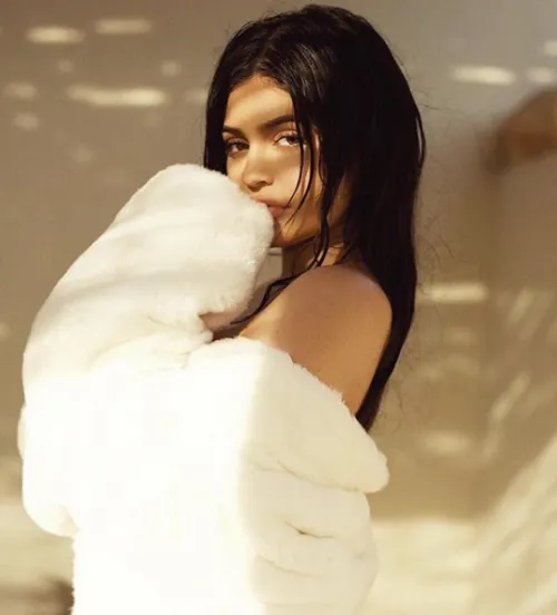 Así luce Kylie Jenner tras convertirse en mamá