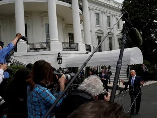 Revuelo en la Casa Blanca tras declaración de Trump sobre pago a actriz porno
