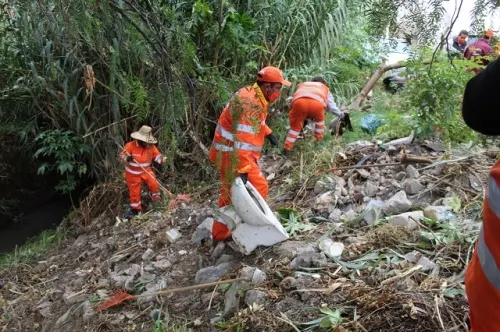 En cada jornada, OOSL recolecta cerca de 250 kilogramos de basura en ríos y barrancas