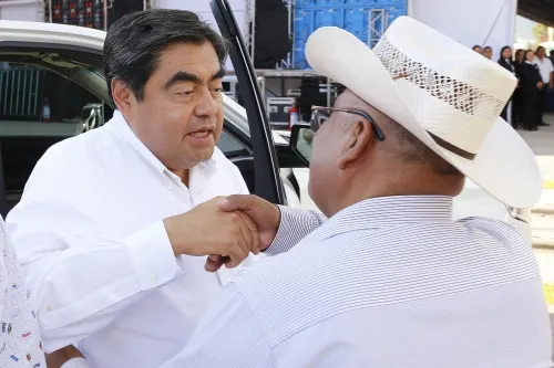 Construiremos un hospital en Alcomunga, Ajalpan: Barbosa