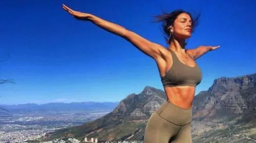 Eiza González revela cómo logra tener un derrière de envidia