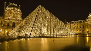Ex presidente del Museo de Louvre enfrenta proceso por tráfico de antigüedades