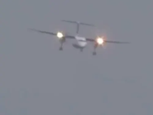 Video: Avión aterriza de lado por fuertes vientos