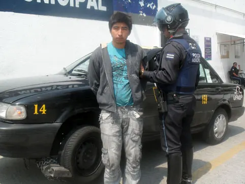 Tras las rejas por robar auto a un taxista