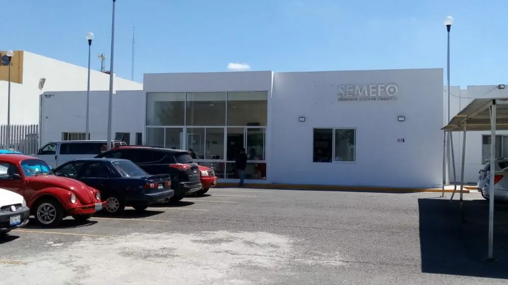 ¡Semefo de la 11 sur huele a muerto!