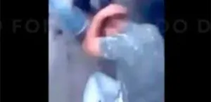 VIDEO: Pasajeros de autobús golpean a tres asaltantes en la CDMX