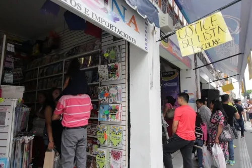 Caos en el CH de Puebla por compras de última hora para el regreso a clases