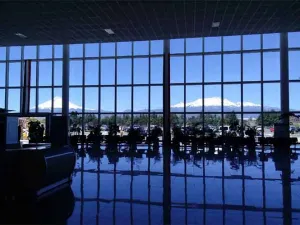 Cierran el Aeropuerto de Puebla para retirar ceniza del ‘Popo’