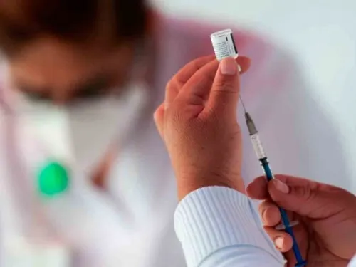 Investigarán a funcionarios en Coahuila que recibieron vacunas contra COVID-19