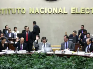 Libra PVEM castigo por tuits indebidos