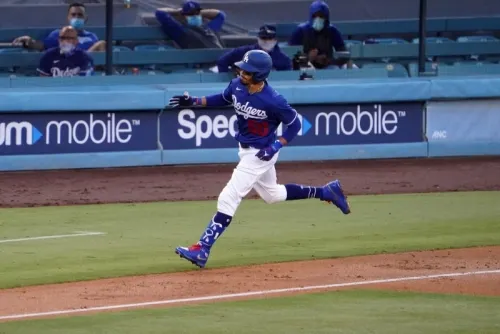 Mookie Betts firma por 365 millones de dólares con los Dodgers