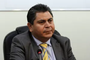 Confirman que Sergio Mayer sí fue registrado como suplente de Maldonado