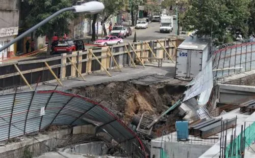 Socavón en Oceanía se formó por fuga de agua potable; suspenden construcción de centro comercial