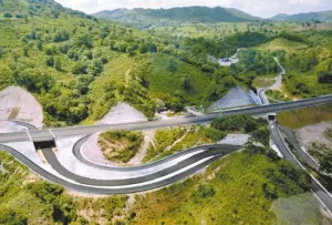 Por fuga, cierran y desvían tráfico en la México-Tuxpan