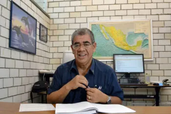 Reconocen a investigador de la BUAP con la Medalla de la División de Partículas y Campos