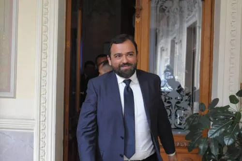 Gobernación presenta programa de reordenamiento con duración de meses
