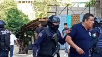 Policías de Coyomeapan agreden a pobladores por no apoyar a candidata del PT