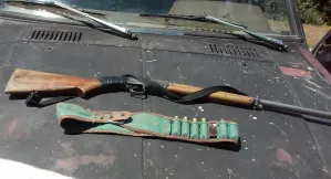Detienen a 2 sujetos por portación de arma en Zacapoaxtla
