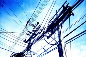 Colonos de Tlachichuca tienen 4 años sin luz