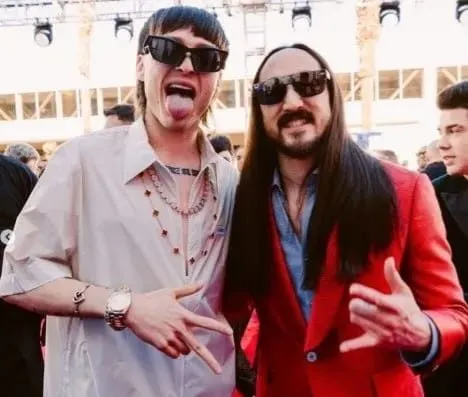 Peso Pluma y Steve Aoki